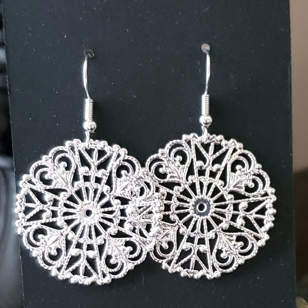 Lightweight Filagree Disc Earrings